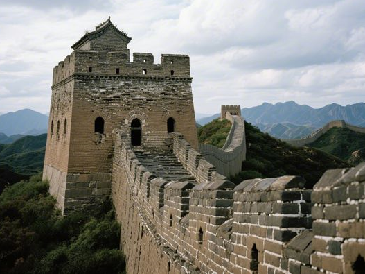 龙芯重磅发布新一代处理器，性能追平10代酷睿